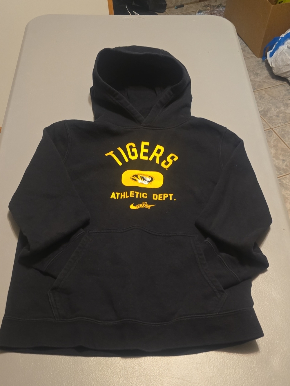Kids Nike MIZZOU Missouri Tigers Collegiate Vault Hoodie.